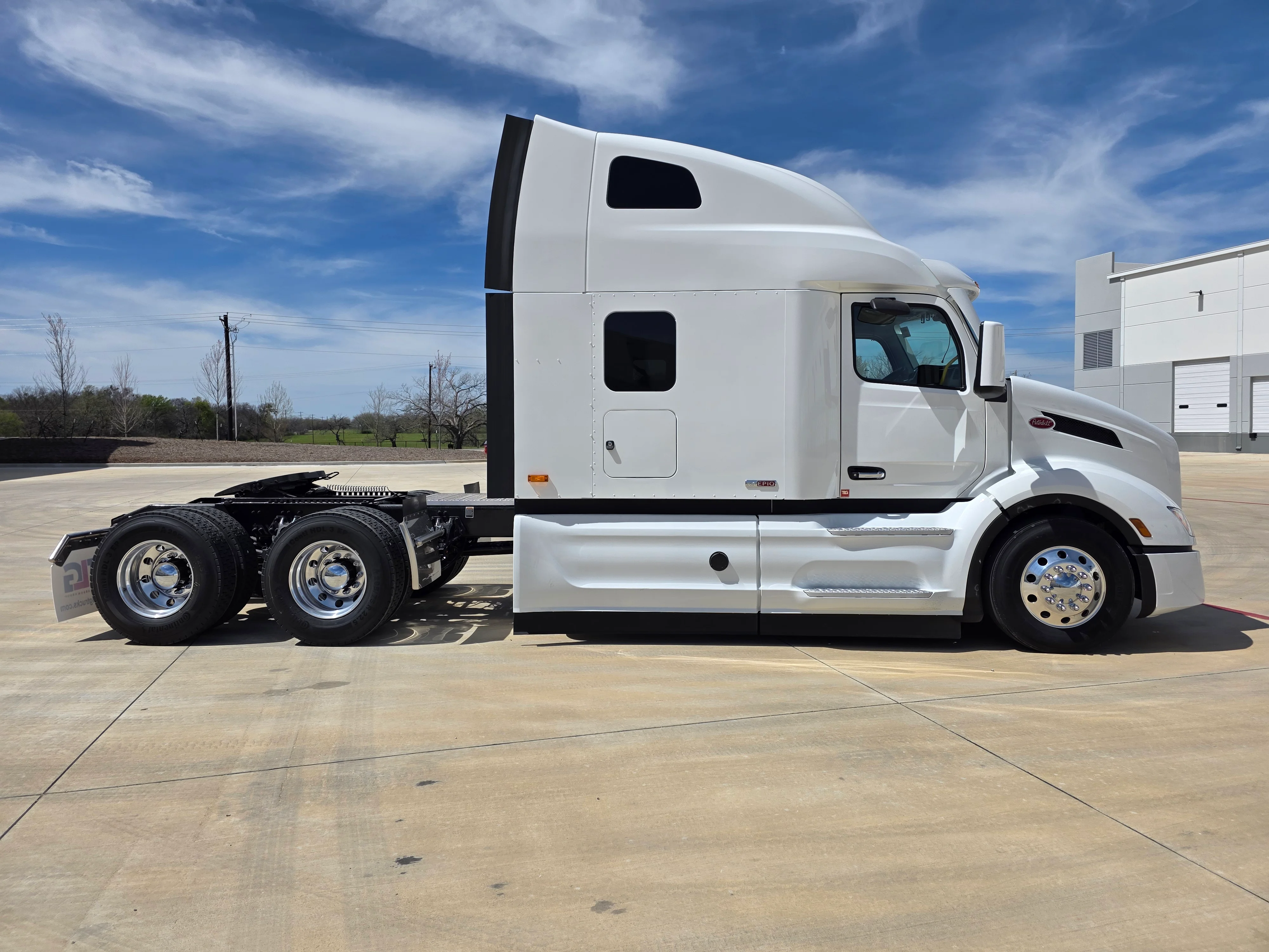 2027 Peterbilt 579 in Charlotte, NC — photo 6