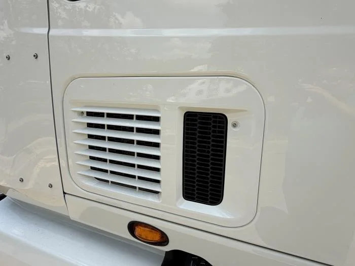2027 International LT — photo 10