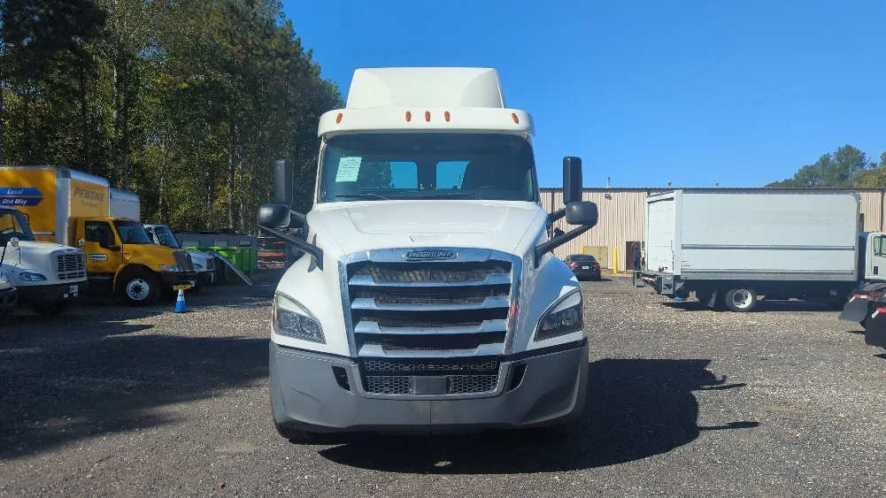 2019 Freightliner Cascadia in Norcross, GA — photo 2