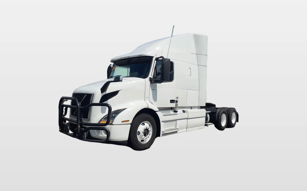 2020 Volvo - image 1