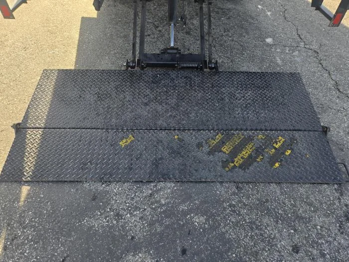 2021 Isuzu NRR - image 11