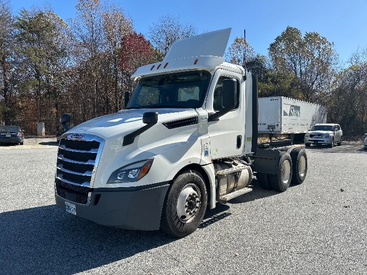 2019 Freightliner Cascadia in Greensboro, NC — photo 3