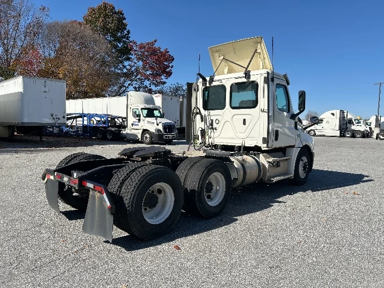 2019 Freightliner Cascadia in Greensboro, NC — photo 7