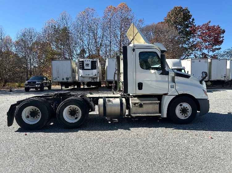 2019 Freightliner Cascadia in Greensboro, NC — photo 8