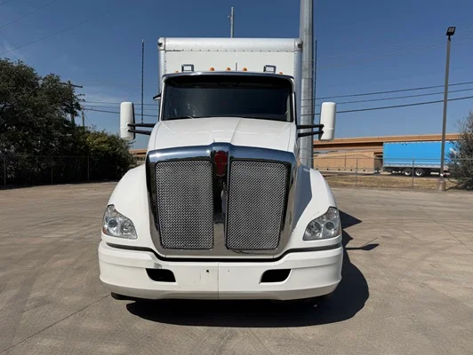 2020 Kenworth T680 in Fort Worth, TX — photo 11