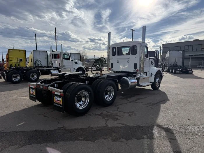 2027 Peterbilt 567 - image 5