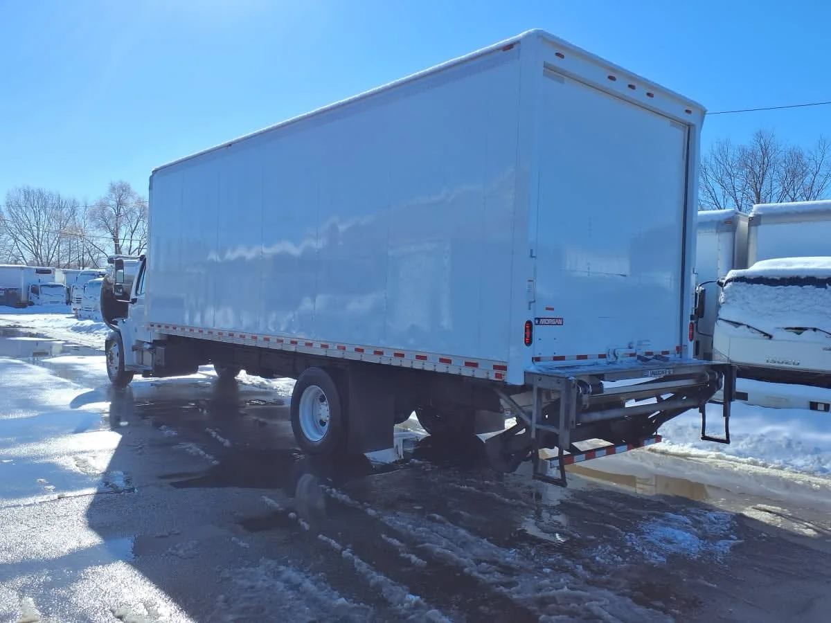2019 Freightliner M2 106 - image 6