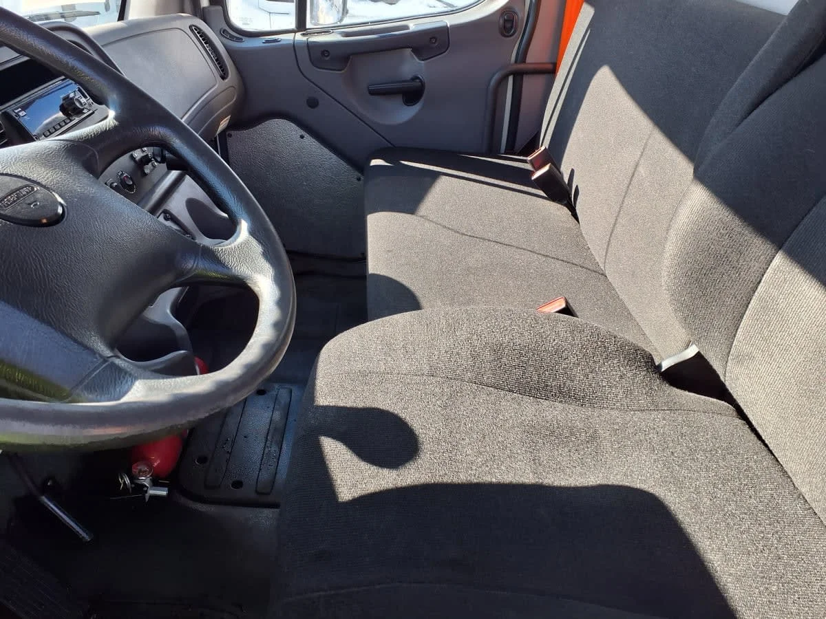 2019 Freightliner M2 106 - image 7