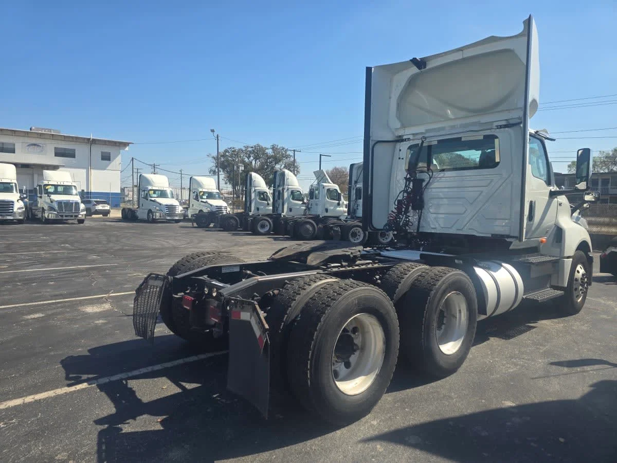 2020 International LT in Tampa, FL — photo 6