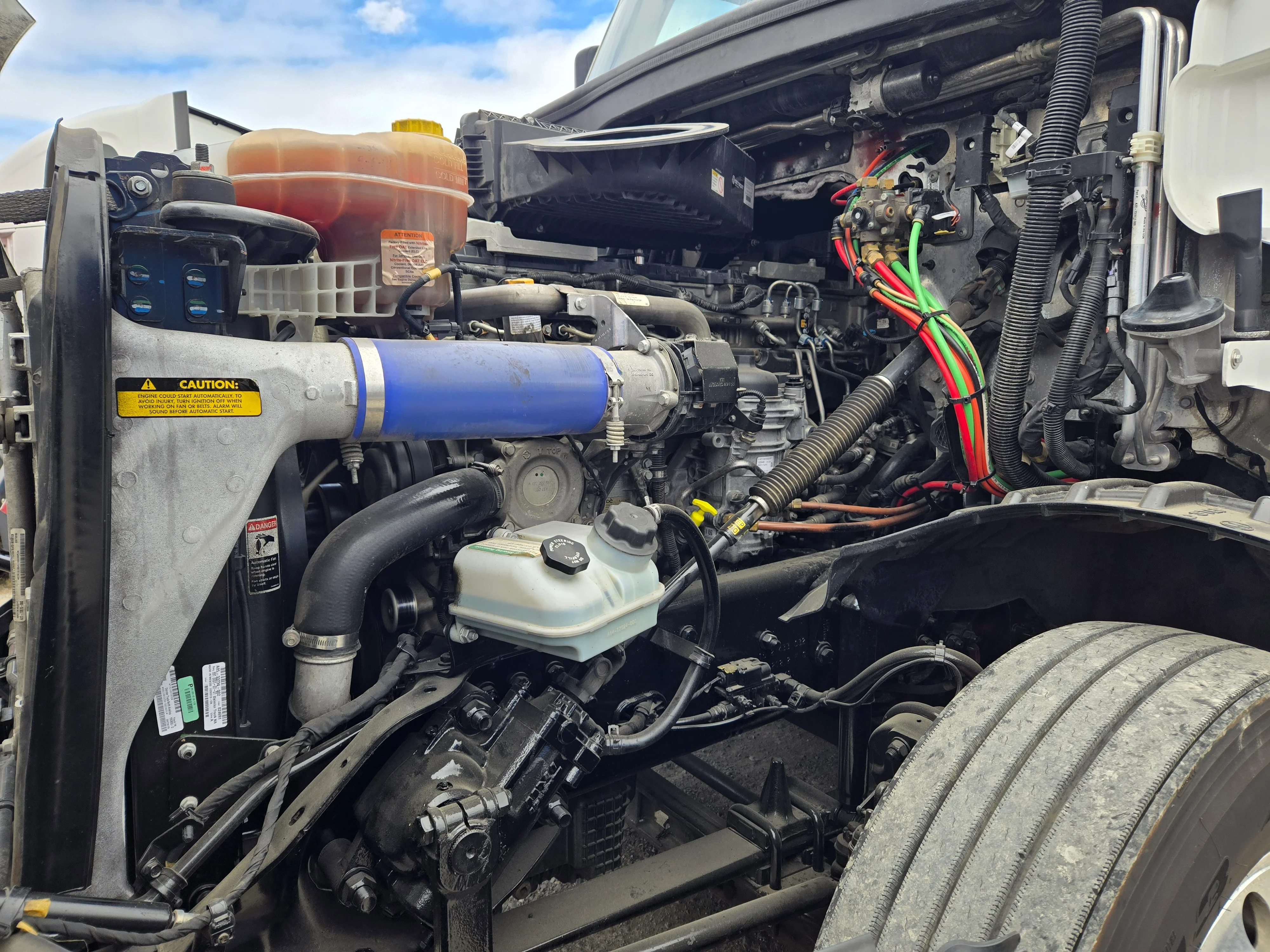 2023 Freightliner Cascadia in French Camp, CA — photo 12