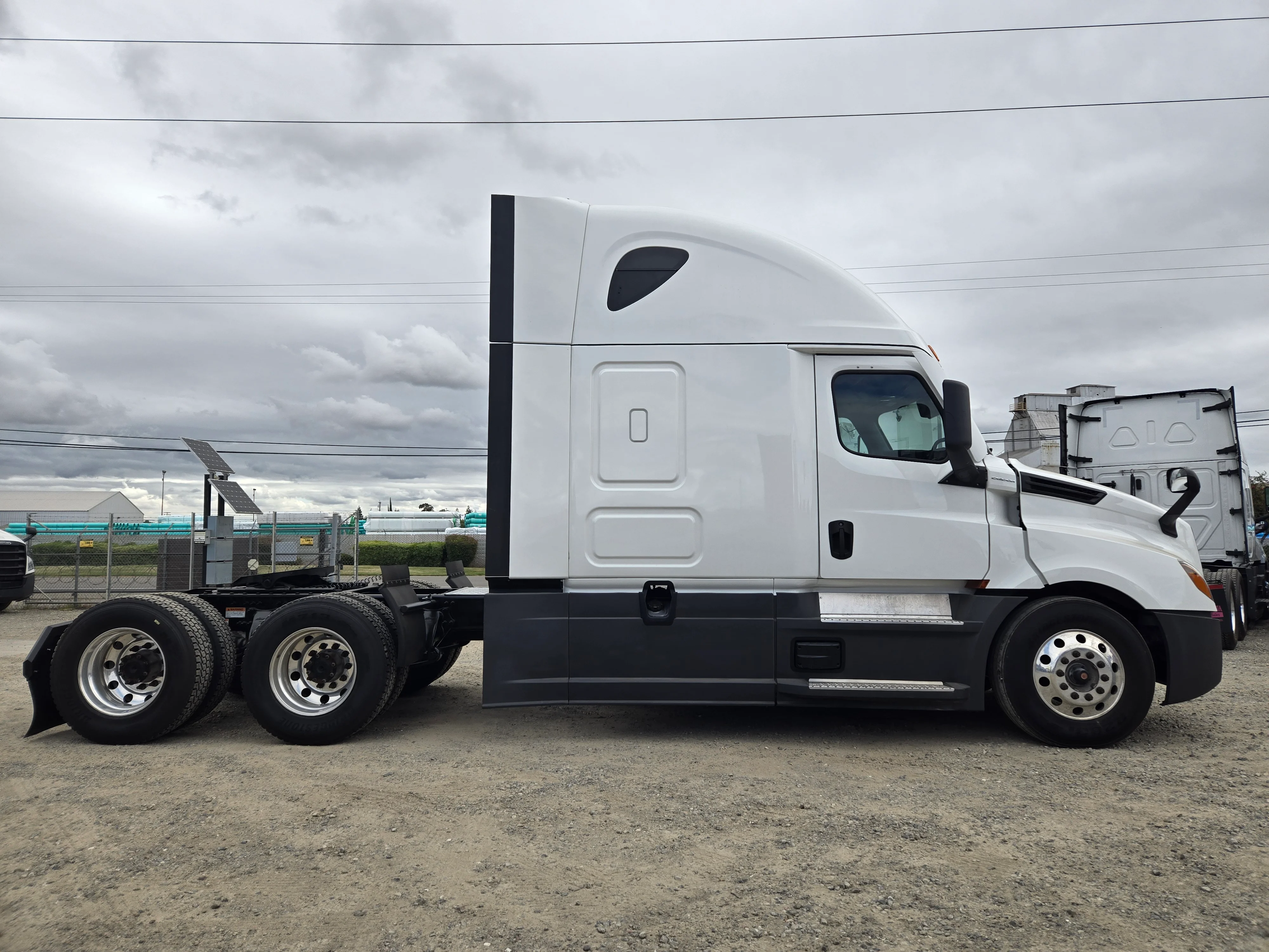 2023 Freightliner Cascadia in French Camp, CA — photo 4