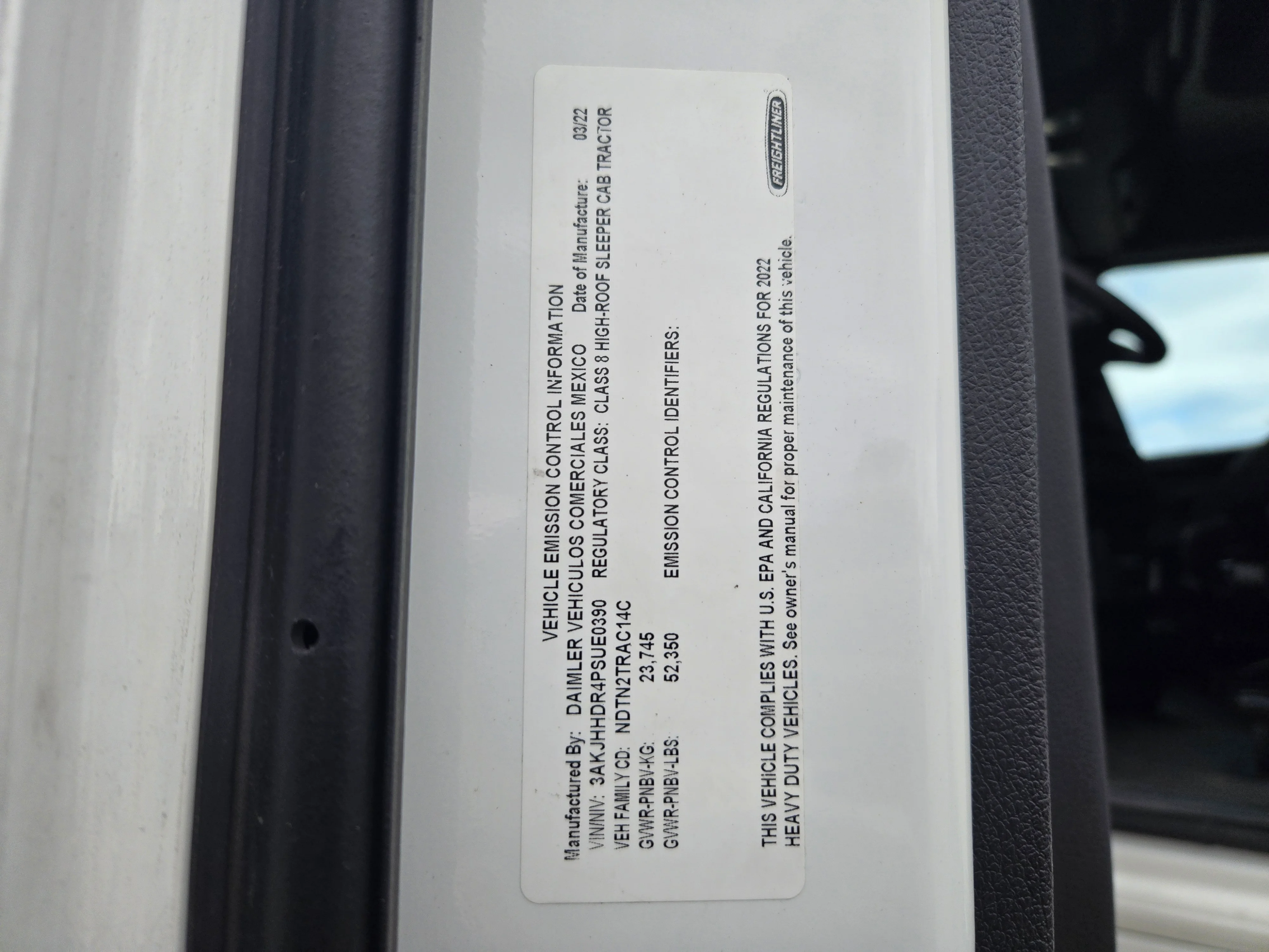 2023 Freightliner Cascadia in French Camp, CA — photo 14