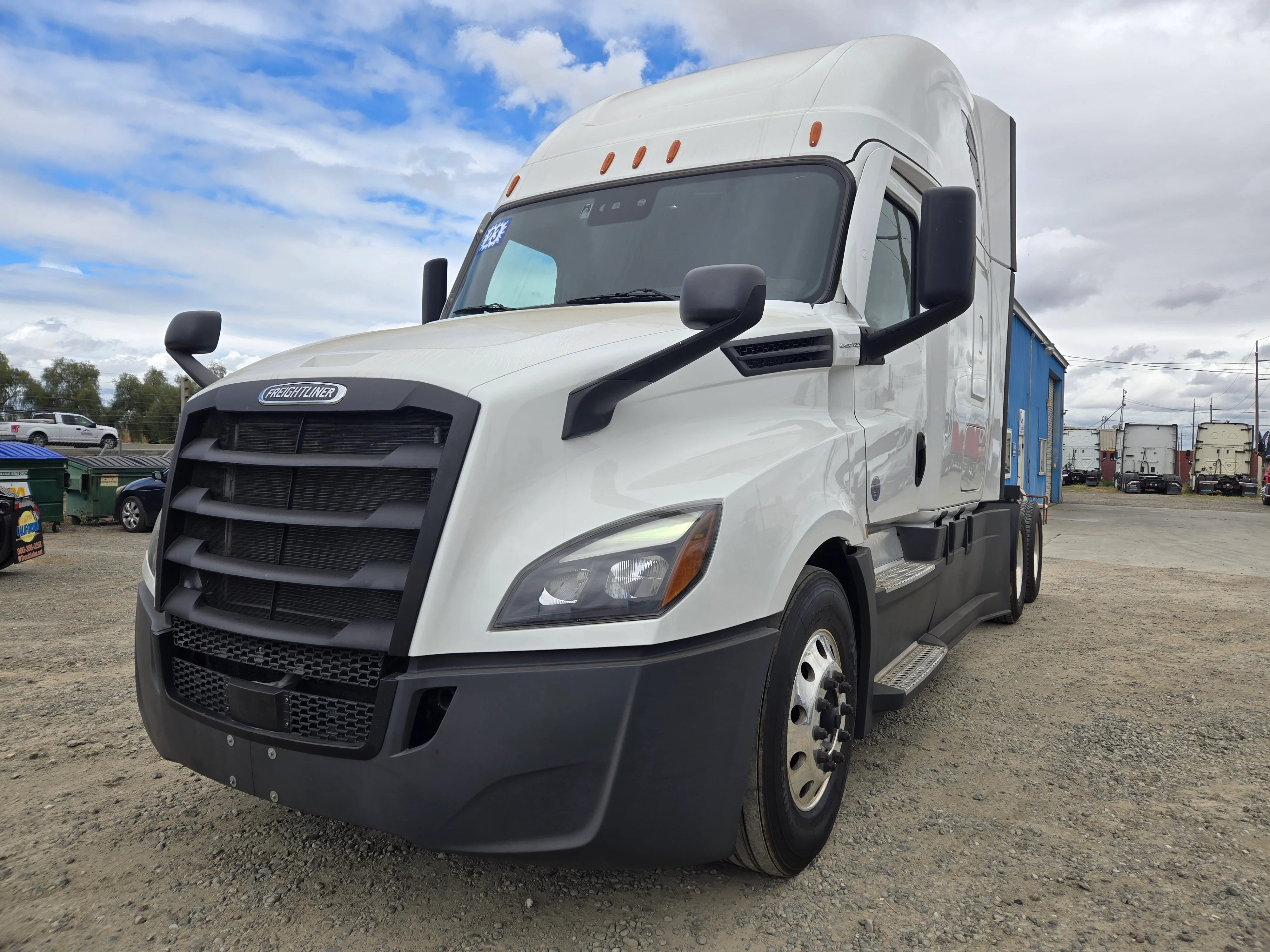 2023 Freightliner Cascadia in French Camp, CA — photo 2