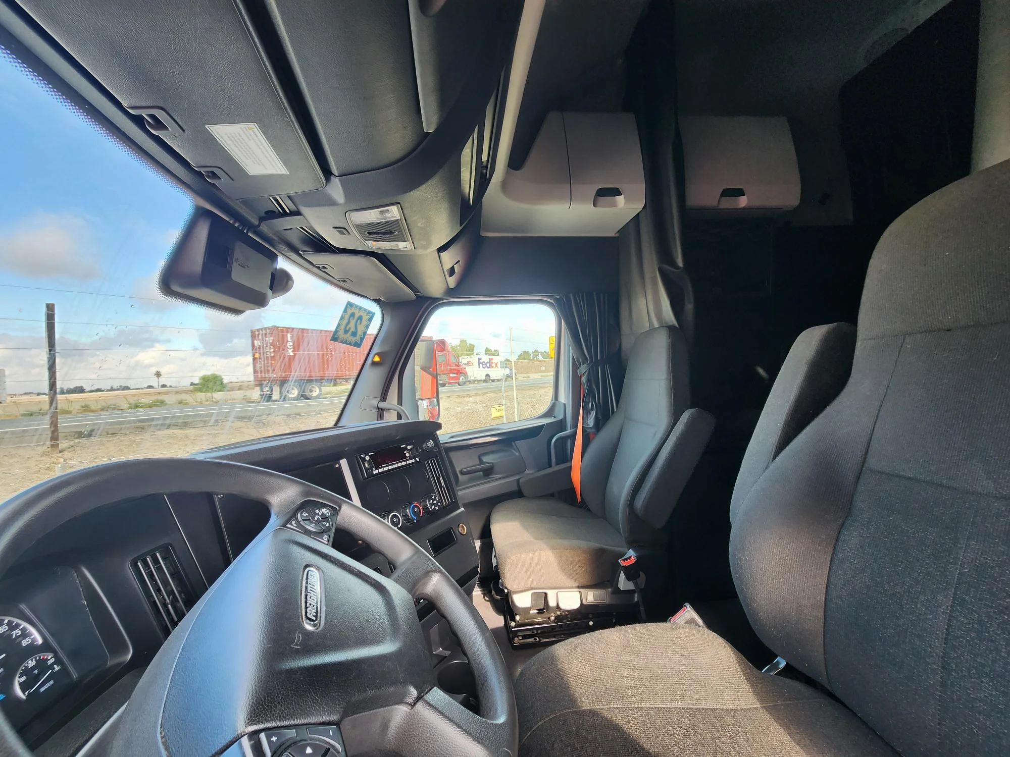 2023 Freightliner Cascadia in French Camp, CA — photo 23