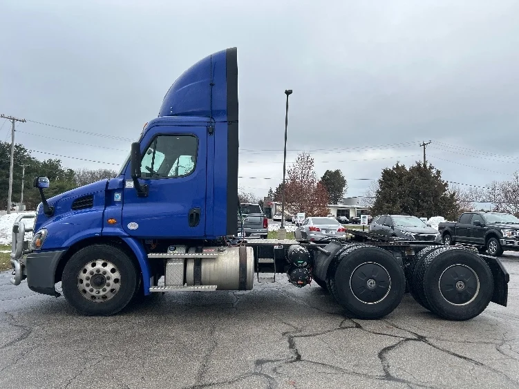 2020 Freightliner in Elkhart, IN — photo 4