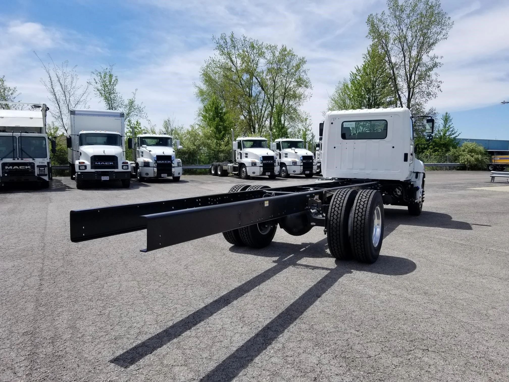 2025 Hino L7 in Findlay, OH — photo 6