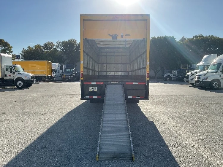 2021 International MV - image 9