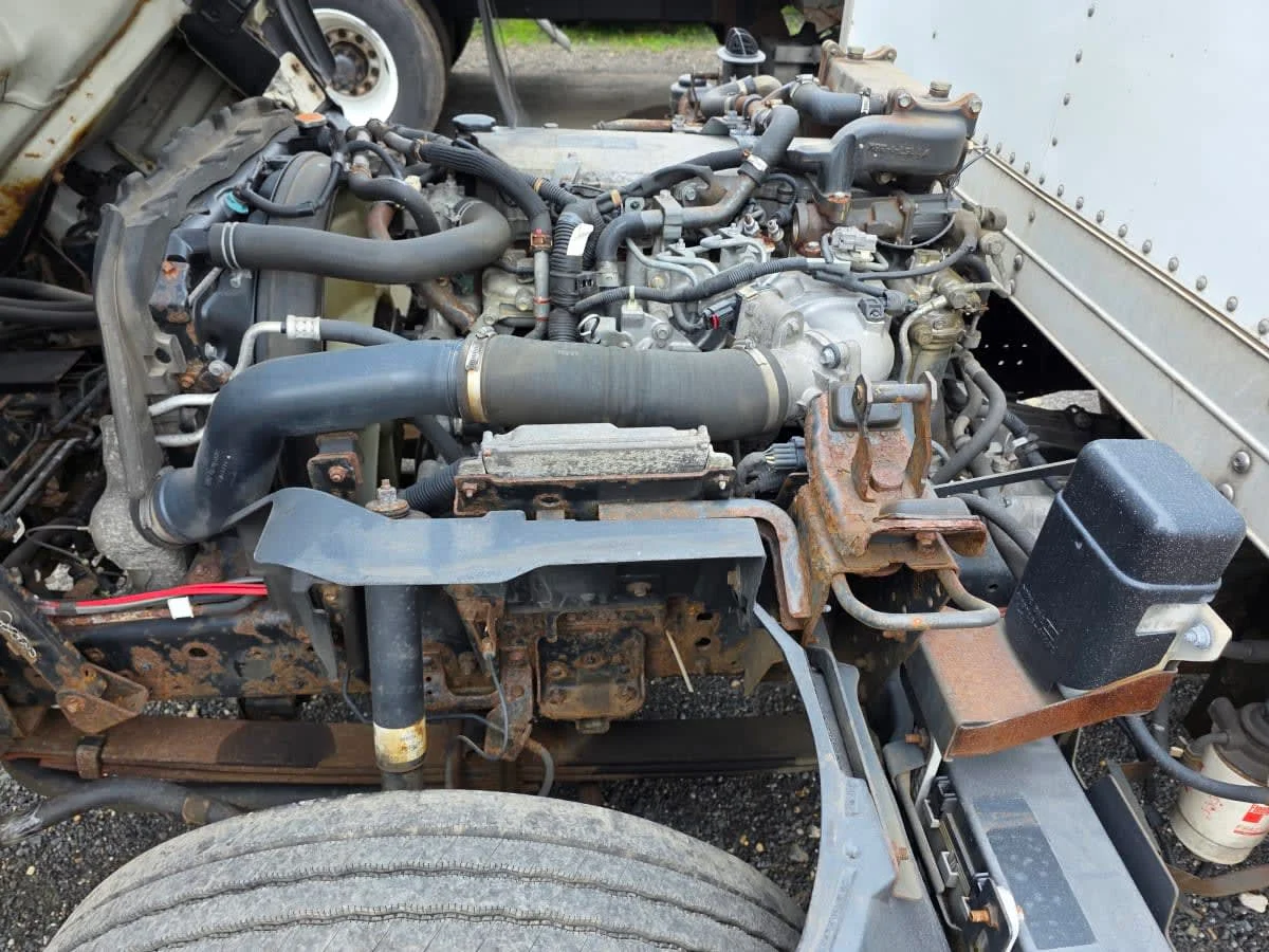 2014 Isuzu NQR in Bensalem, PA — photo 9
