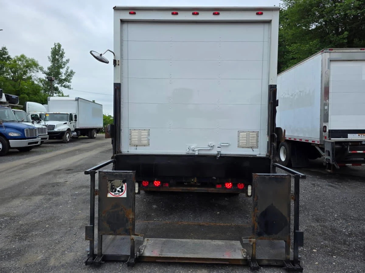 2014 Isuzu NQR in Bensalem, PA — photo 12