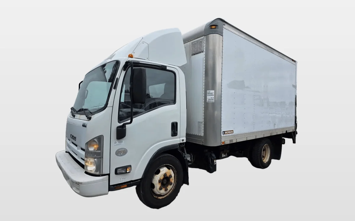 2014 Isuzu NQR - image 1