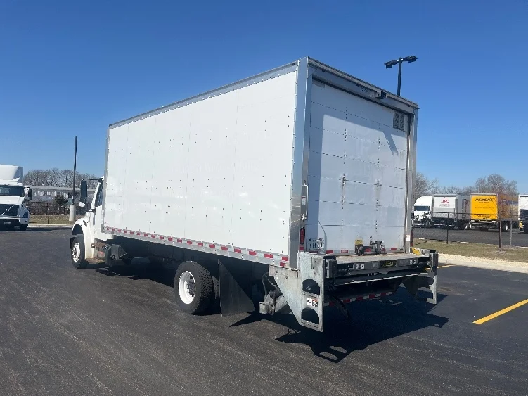 2020 Freightliner M2 106 in Chicago (Melrose Park), IL — photo 6
