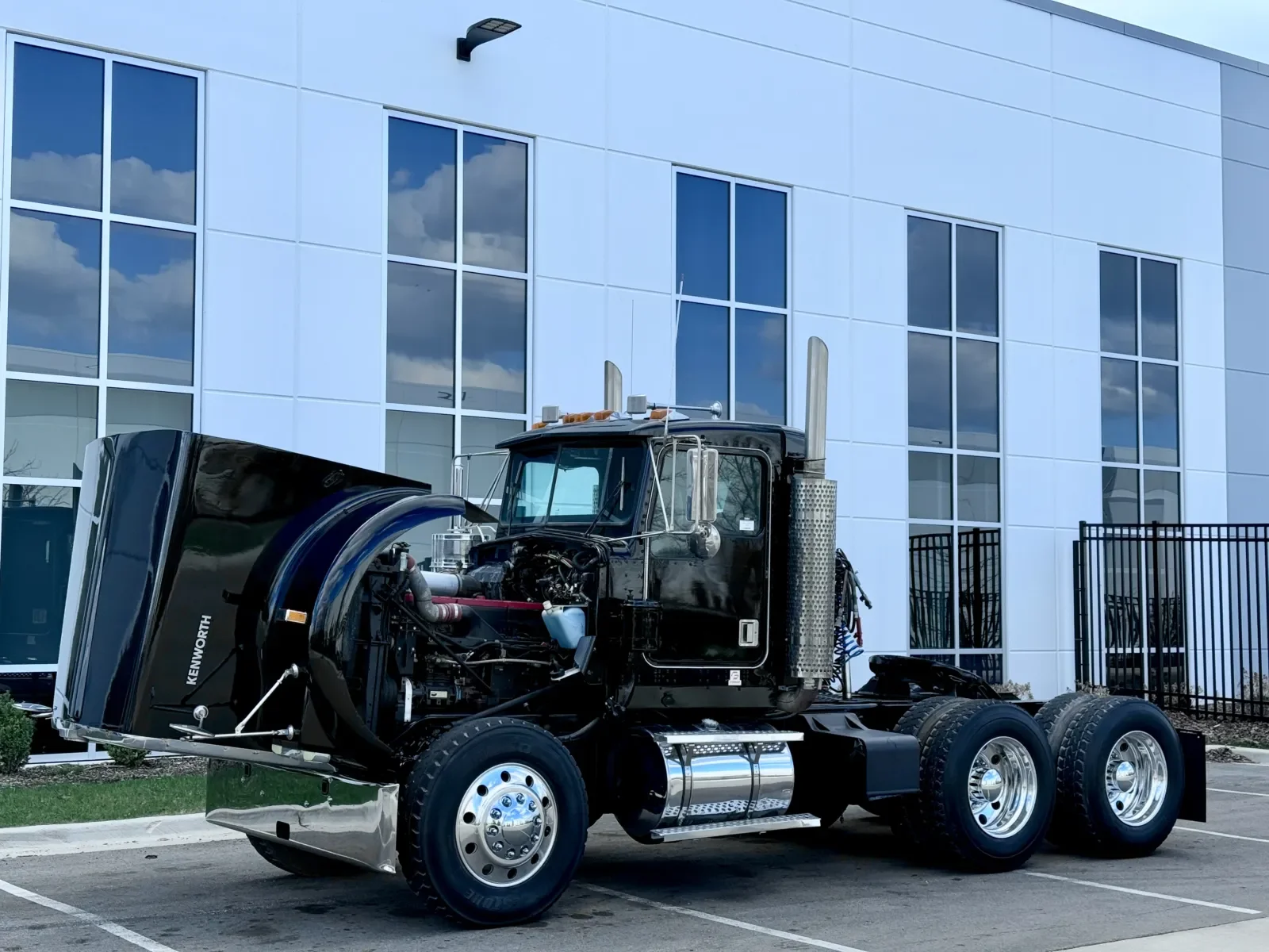 1999 Kenworth W900 - image 10