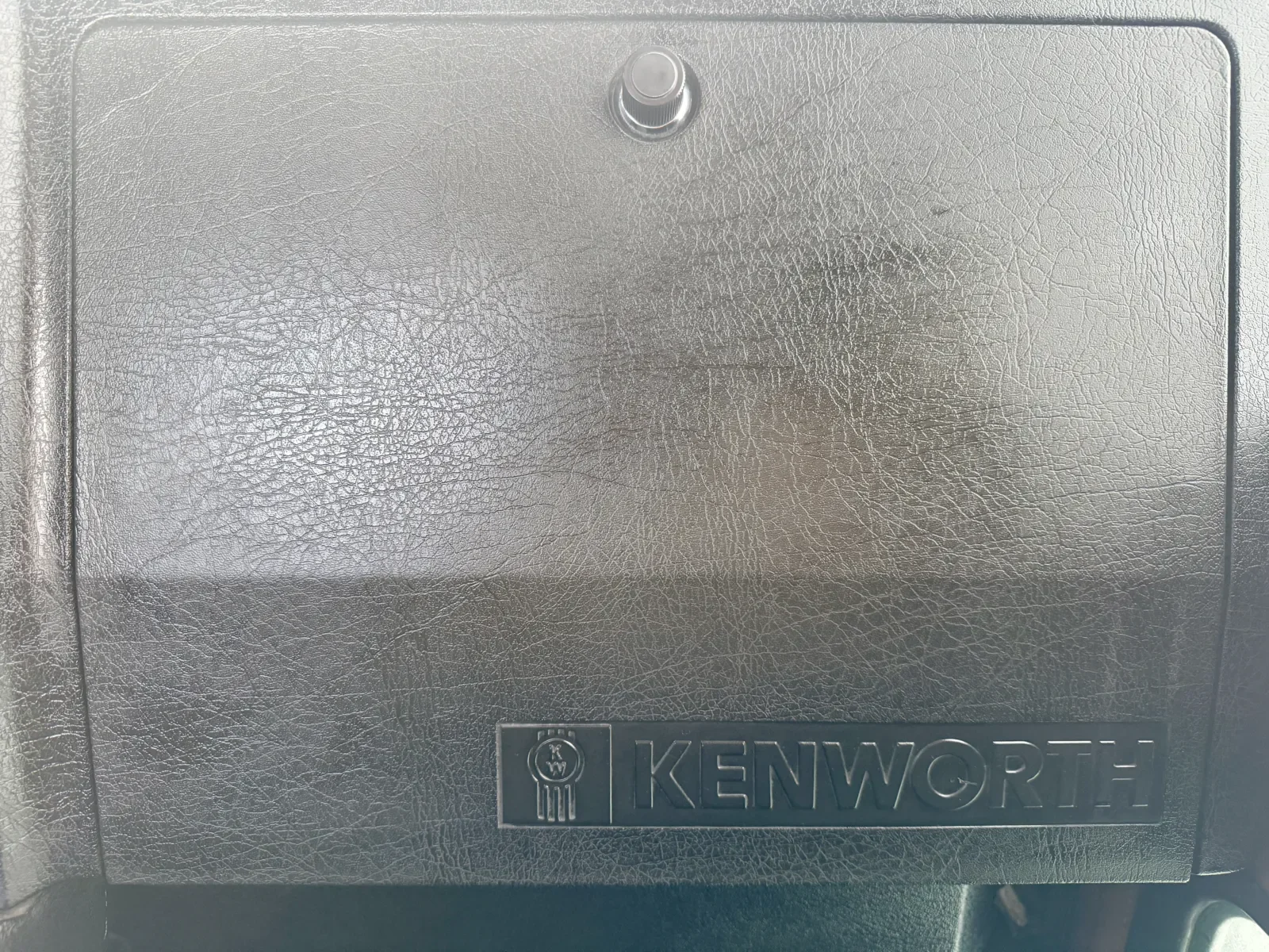 1999 Kenworth W900 in New Lenox, IL — photo 19
