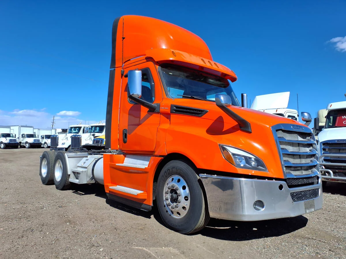 2019 Freightliner Cascadia in Commerce City, CO — photo 3