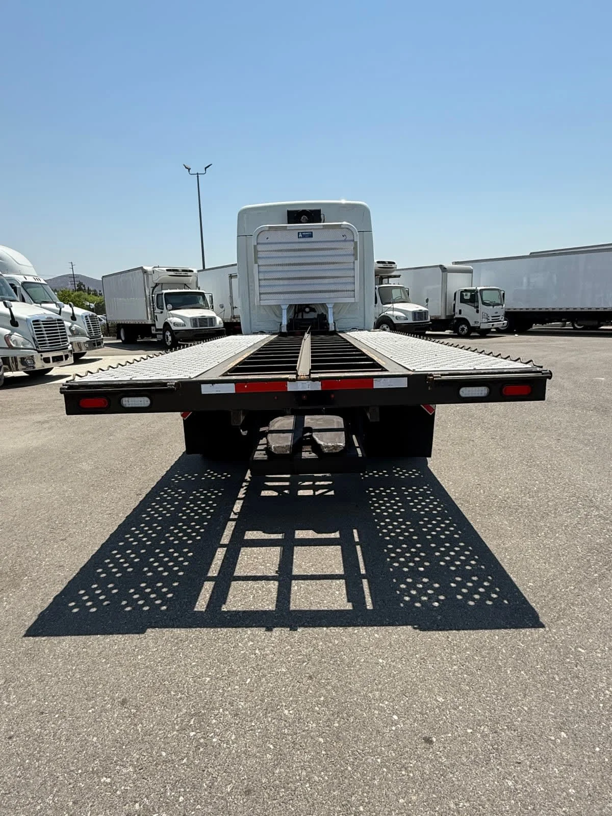 2020 Freightliner Cascadia in Fontana, CA — photo 5