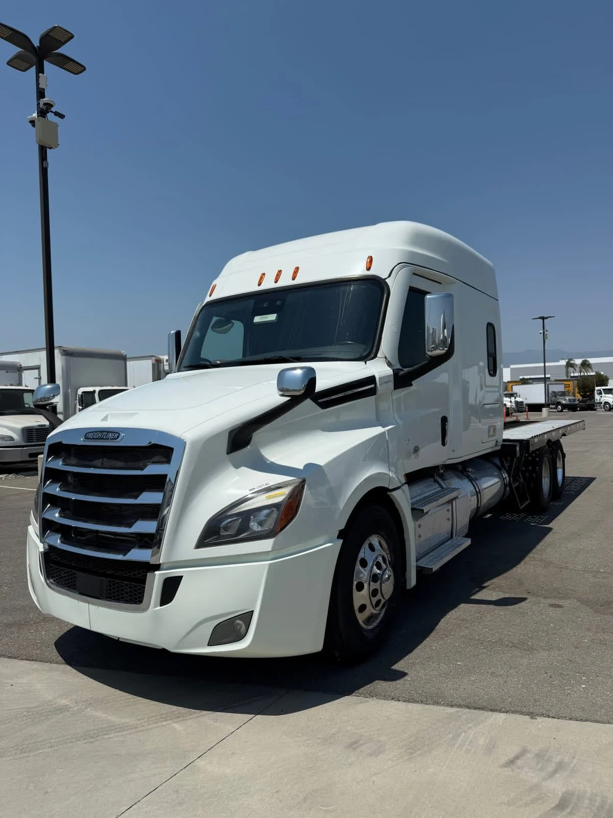 2020 Freightliner Cascadia in Fontana, CA — photo 3