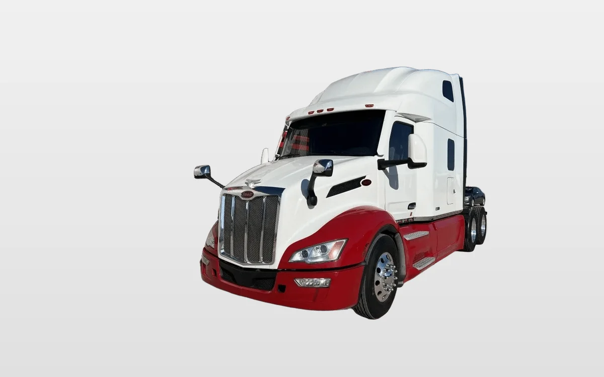 2023 PETERBILT 579 - image 1