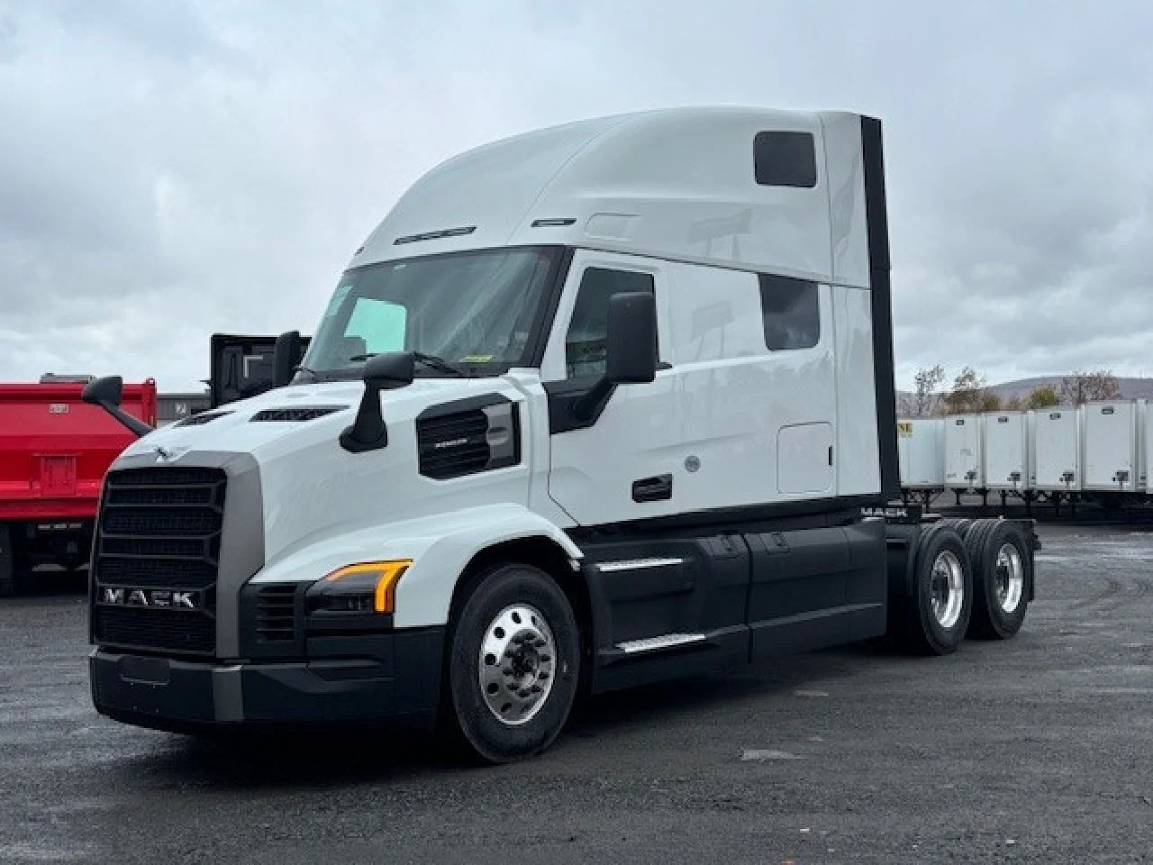 2026 Mack Pinnacle in Dunmore, PA — photo 4
