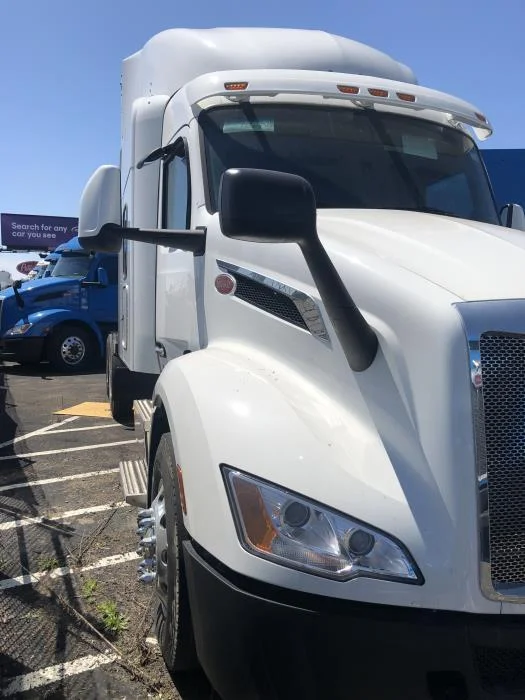 2024 Peterbilt 579 in San Diego, CA — photo 10