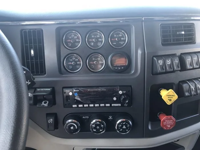 2024 Peterbilt 579 in San Diego, CA — photo 4