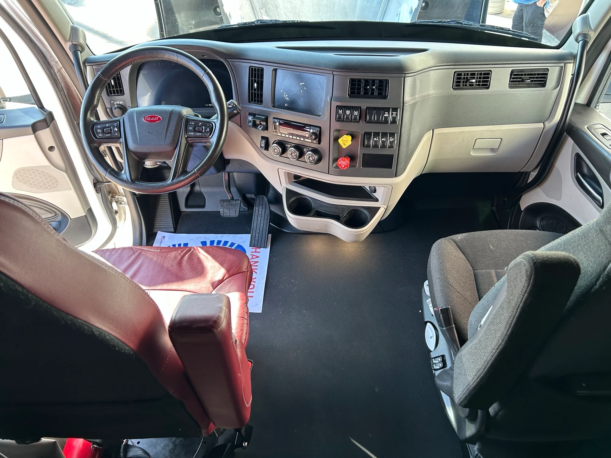 2025 Peterbilt 579 - image 16