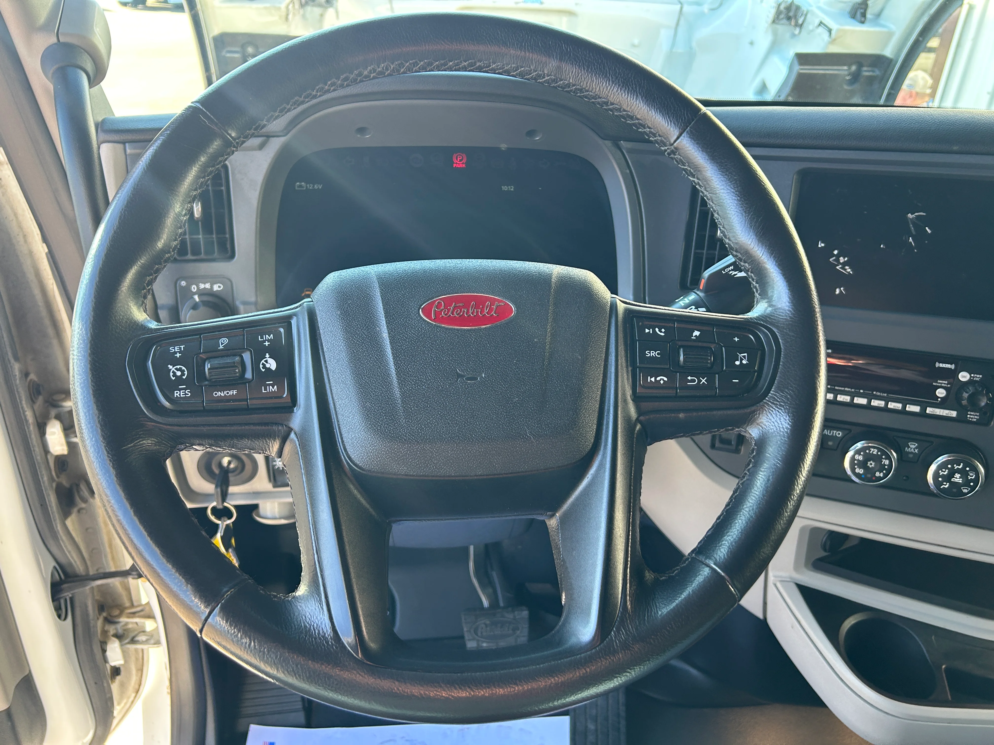 2025 Peterbilt 579 - image 11