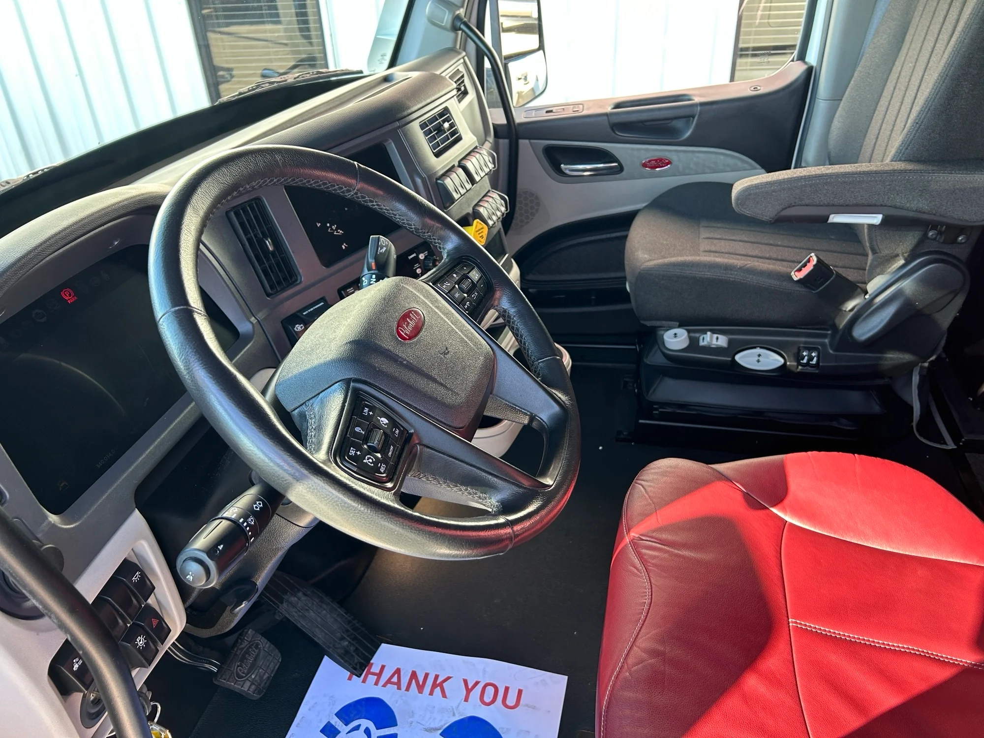 2025 Peterbilt 579 - image 8