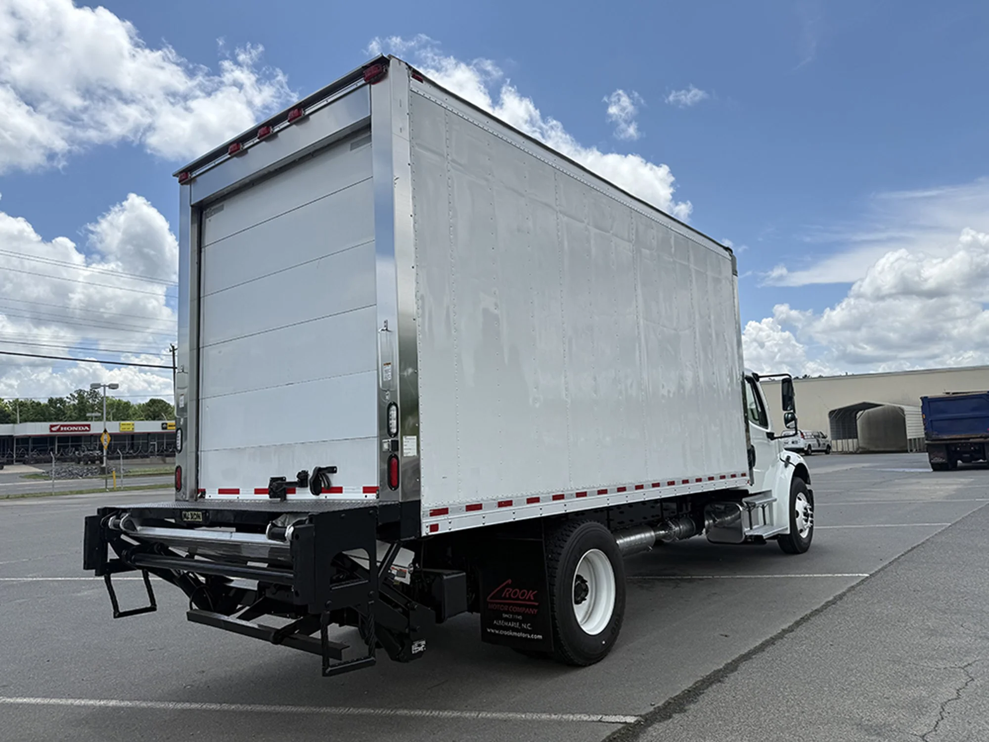 2017 Freightliner M2 106 in Roanoke, VA — photo 4
