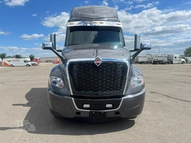 2027 International LT in MN — photo 8