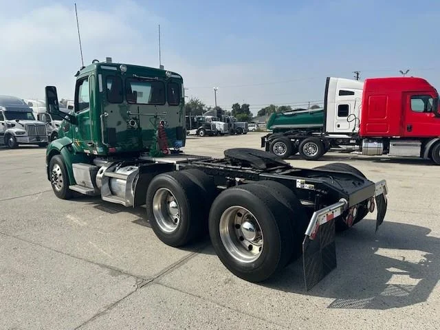 2019 Peterbilt 579 - image 12