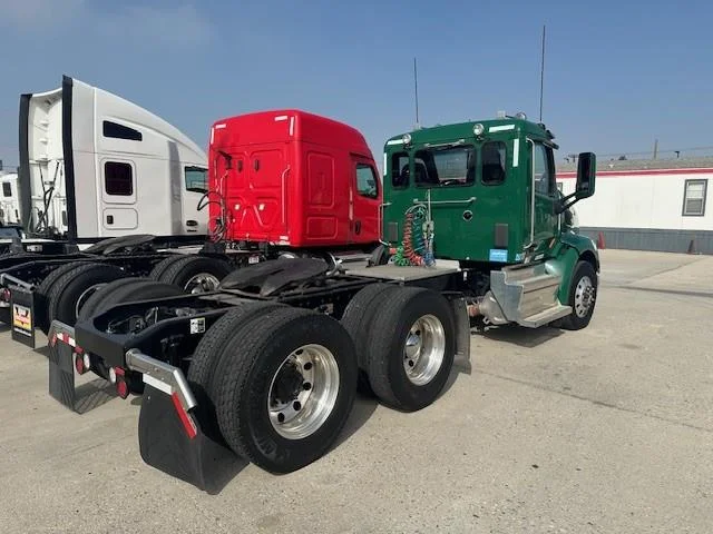 2019 Peterbilt 579 - image 5