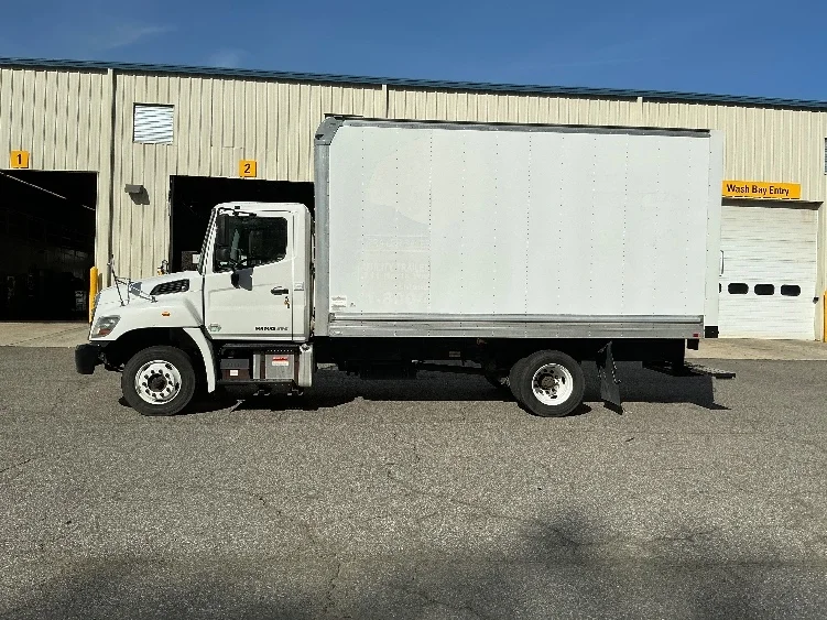 2017 Hino in Prince George, VA — photo 4