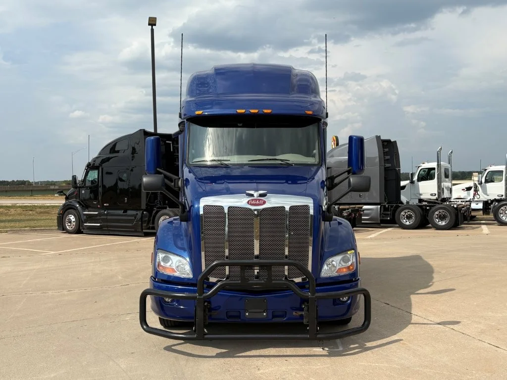 2022 Peterbilt 579 - image 8