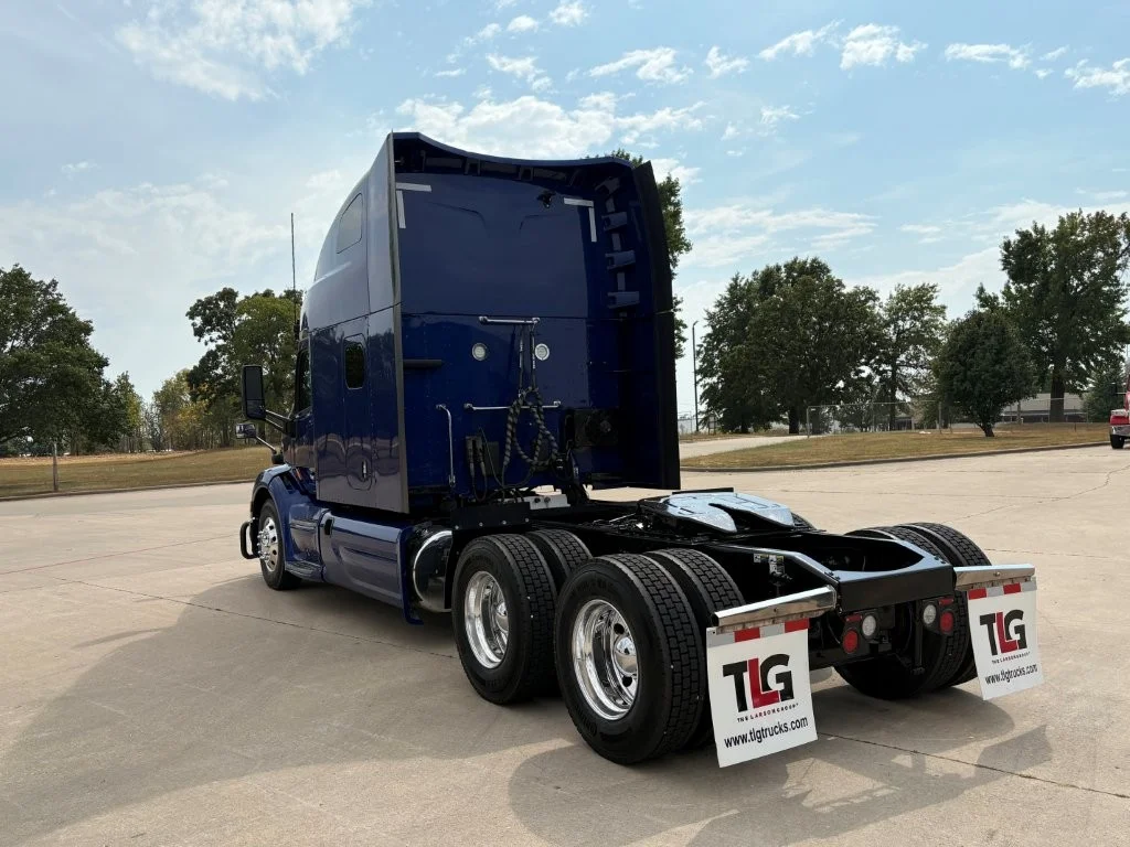 2022 Peterbilt 579 - image 3