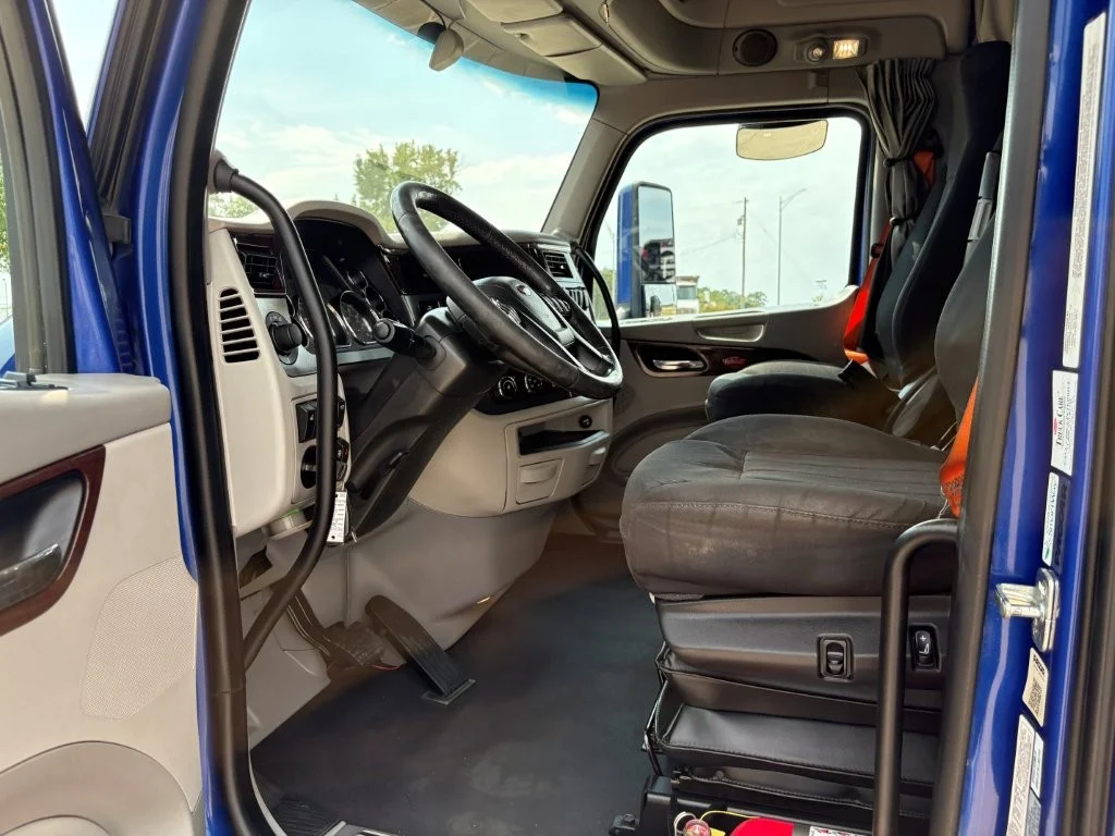 2022 Peterbilt 579 - image 10