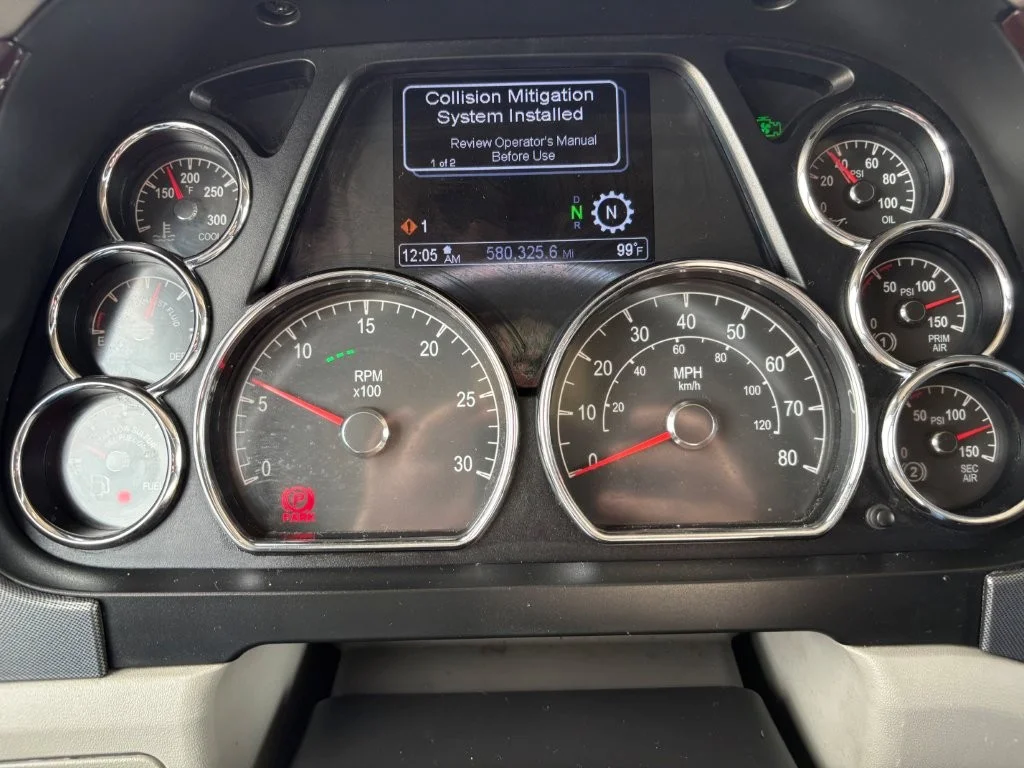 2022 Peterbilt 579 - image 11