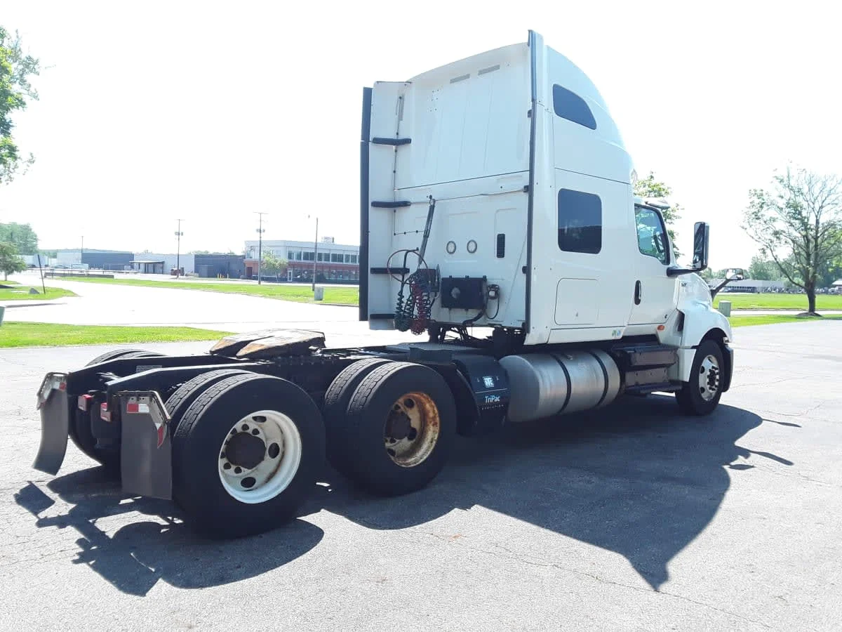 2019 International LT in Hilliard, OH — photo 4