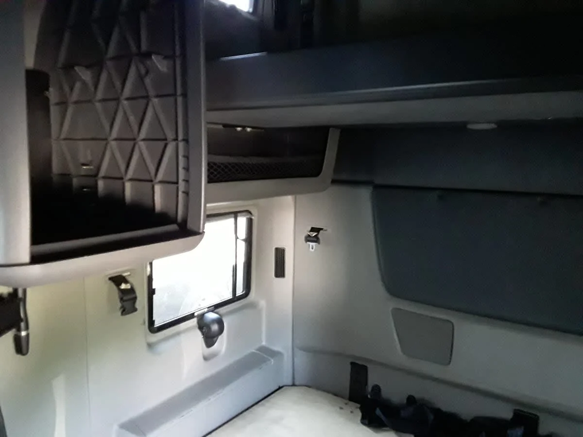 2019 International LT in Hilliard, OH — photo 14