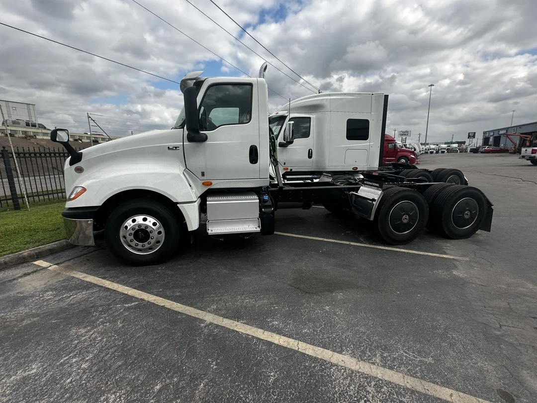 2025 International LT in HOUSTON, TX — photo 2