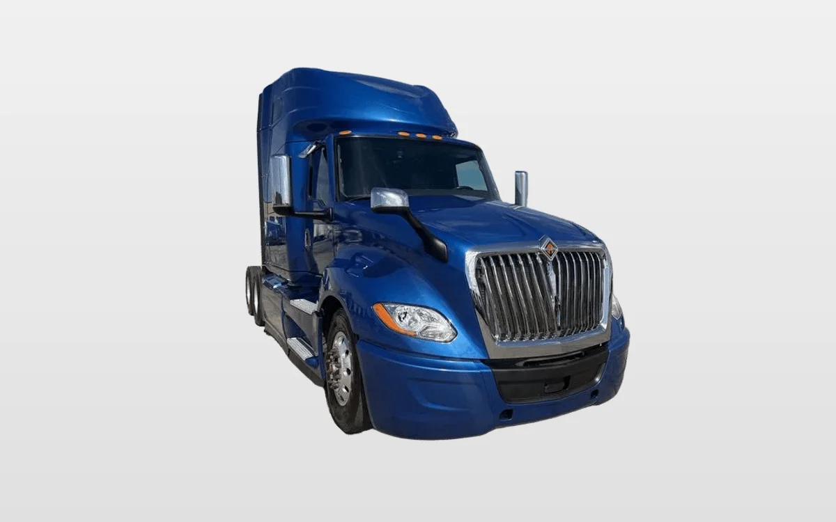 2021 International LT - image 1